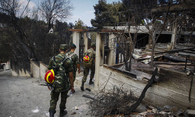 Αυξάνεται δραματικά ο αριθμός των νεκρών από τις φονικές πυρκαγιές. Όπως μετέδωσε ο ΣΚΑΪ, ένας 73χρονος τραυματίας